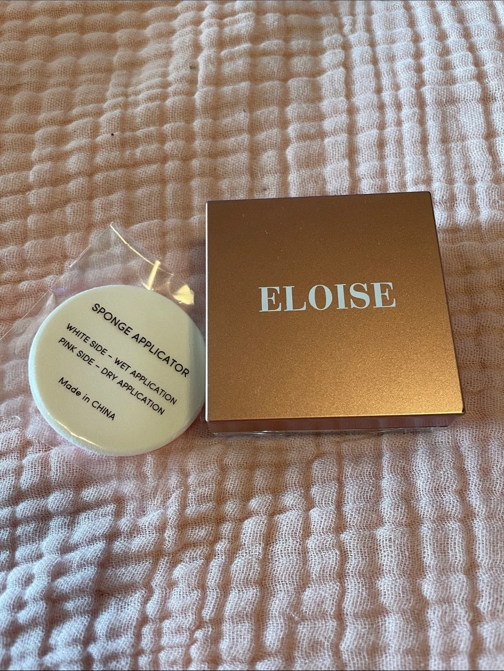 Rose Gold Compact Blush with Sponge Applicator